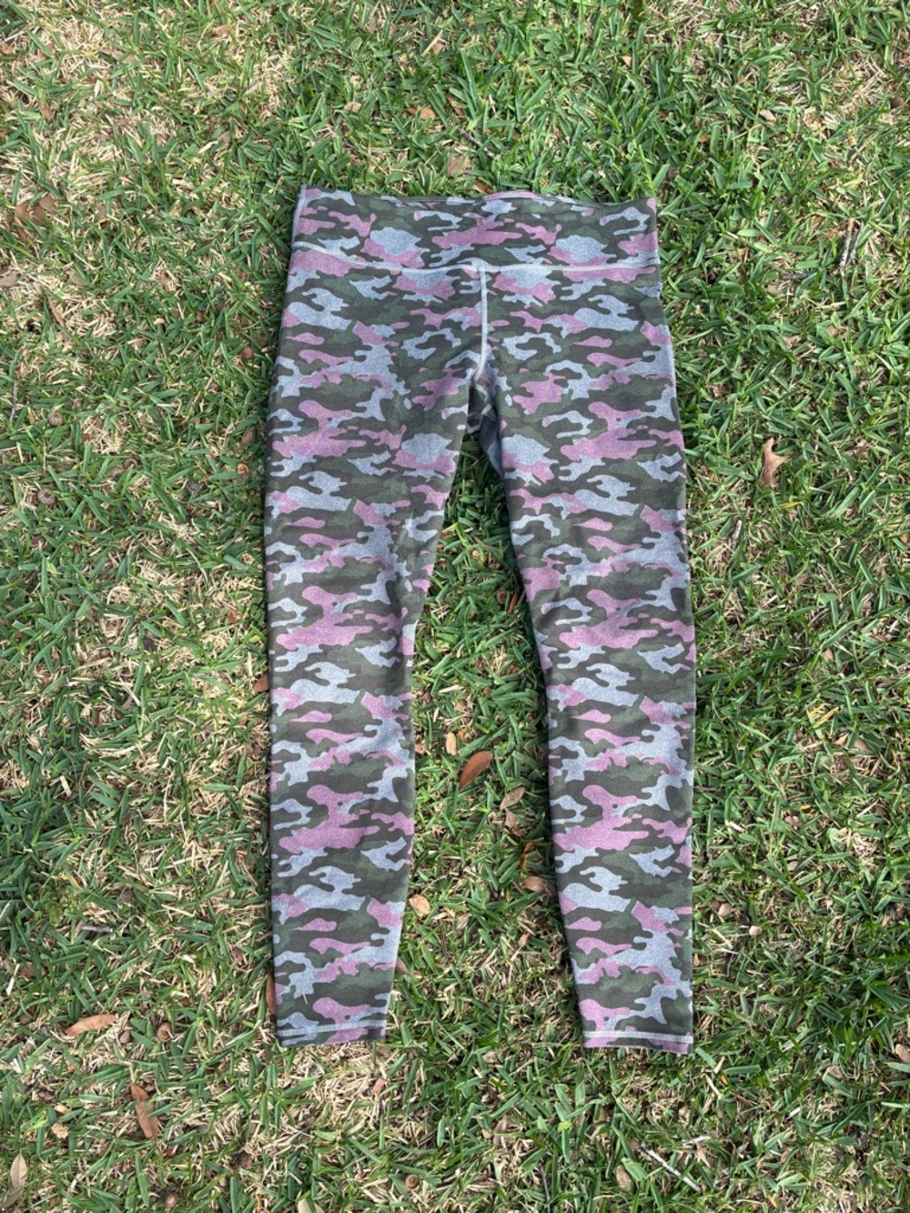 Fabletics Grey & Pink Camo Leggings M